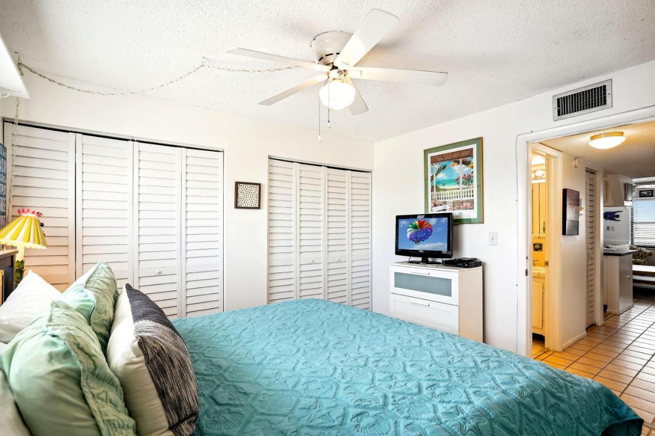 Sunset Chateau 409 St. Pete Beach Bagian luar foto