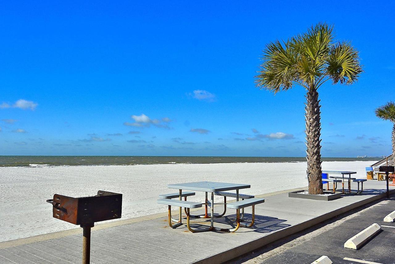 Sunset Chateau 409 St. Pete Beach Bagian luar foto
