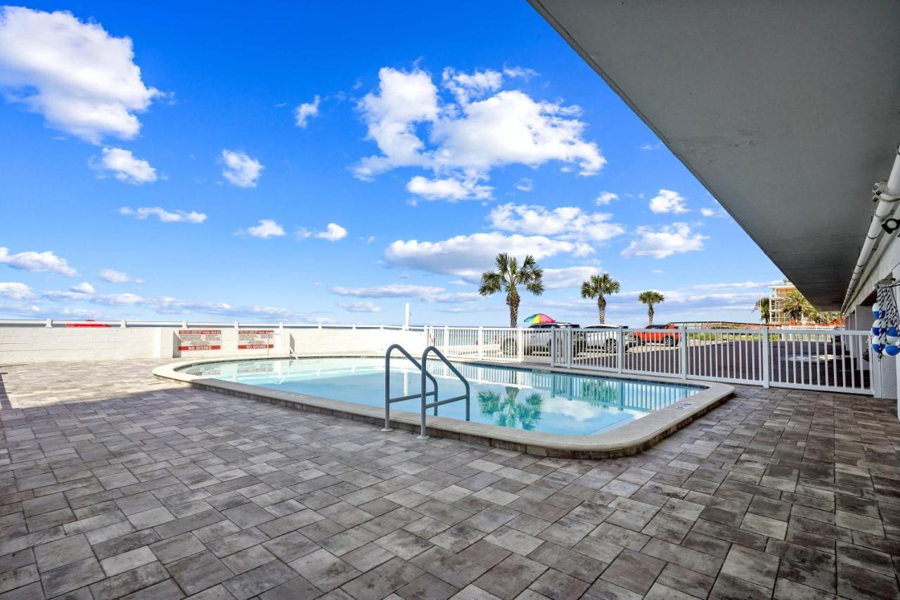 Sunset Chateau 409 St. Pete Beach Bagian luar foto